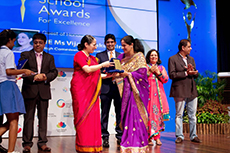 Ms Ravneet Kaur receiving the Dr LM Singhvi GIIS Ambassador Award from HE Ms Vijay Thakur Singh