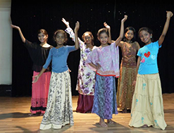 CIPP 5 students dance for @aps@My Malaysian Boy@aps@