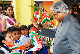 Dr Kalam greeted by GIIS Balestier students in 2008
