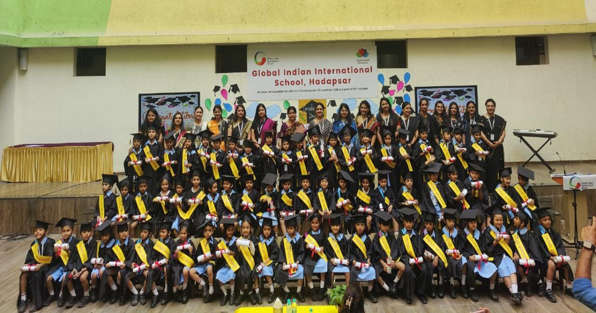 Giis Hadapsar Kindergarteners Graduating To I Graders